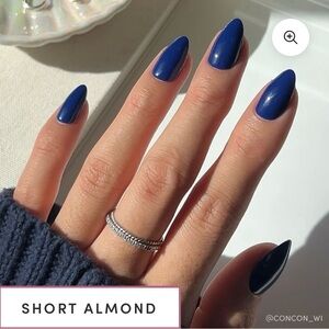 Glamnetic Short Almond Press-On Nails in Midnight Blue